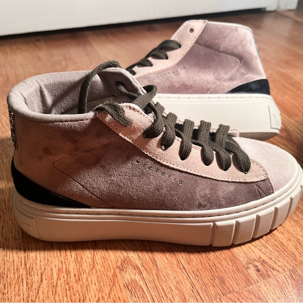 Women's Suede High-Top Sneakers - Pink and Black